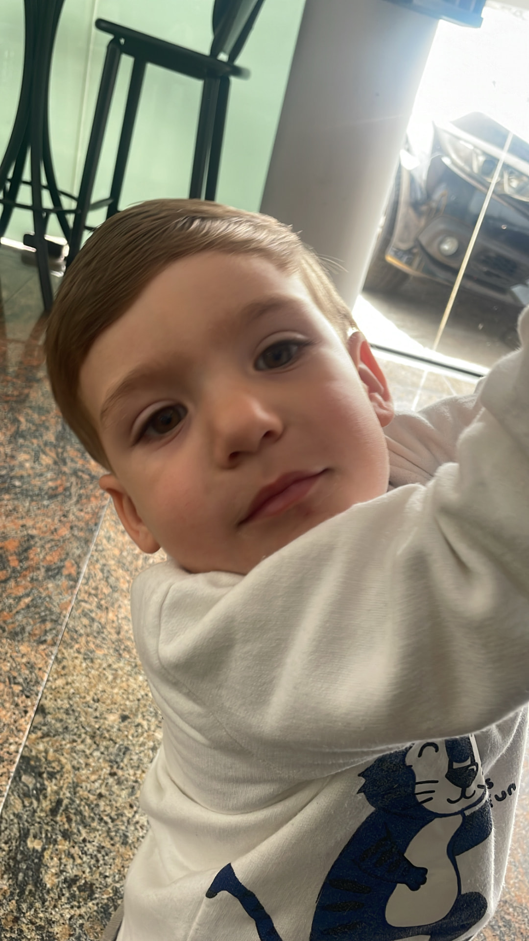 Corte infantil em criança pequena, franja alinhada